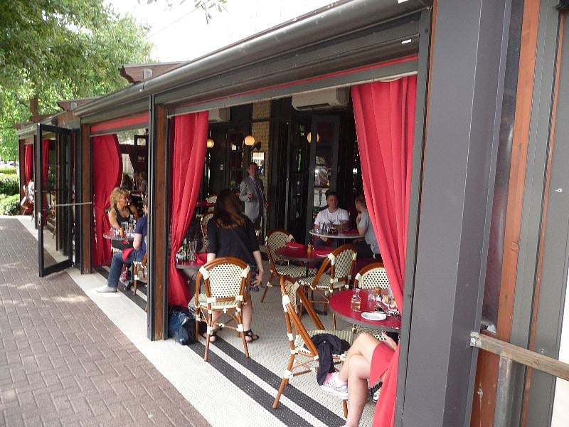 The area has over 30 Restaurants, Bars and Bistros - Lots of Outside Seating at Many Restaurants