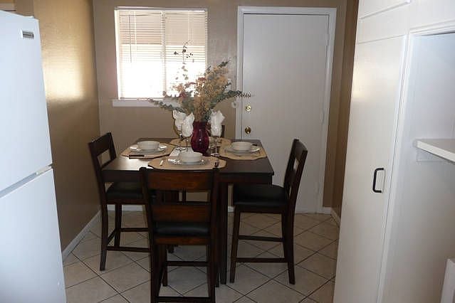 Dining Area - Seating for Four