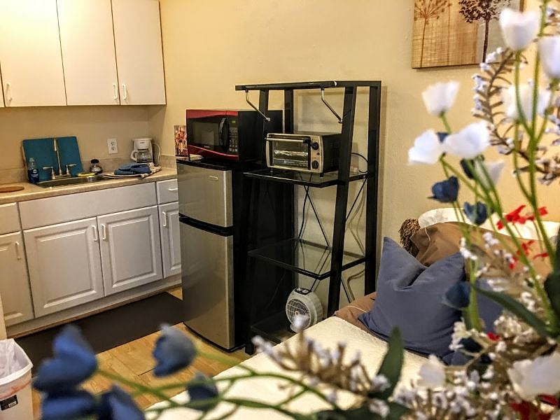 Full kitchenette - Everything you need to be comfortable