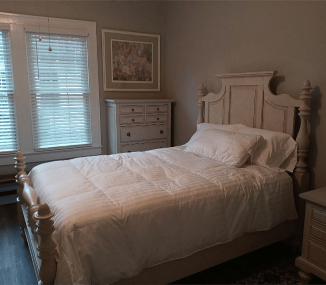 Middle Bedroom