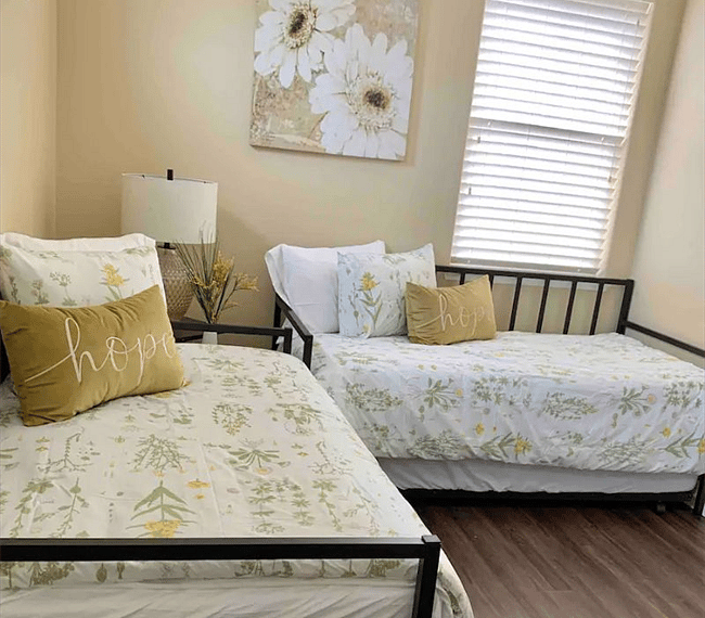 Smaller bedroms with twin beds