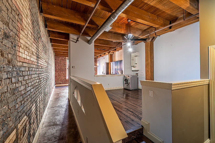 700 Broadway #306
fully furnished
Raised bedroom $1500/mo
Raised one bedroom
