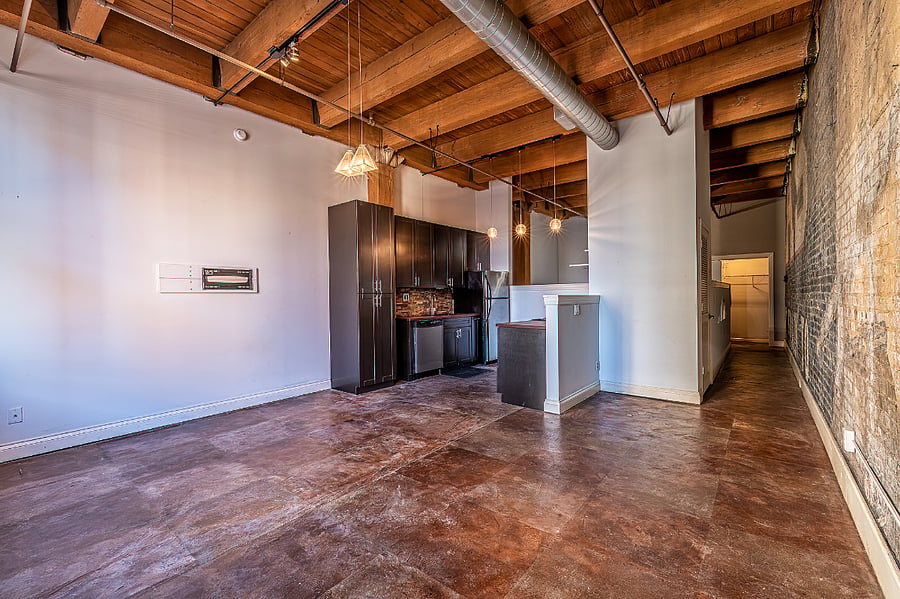 700 Broadway #306
fully furnished
Raised bedroom $1500/mo
Raised one bedroom