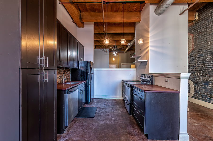 700 Broadway #306
fully furnished
Raised bedroom $1500/mo
Raised one bedroom
