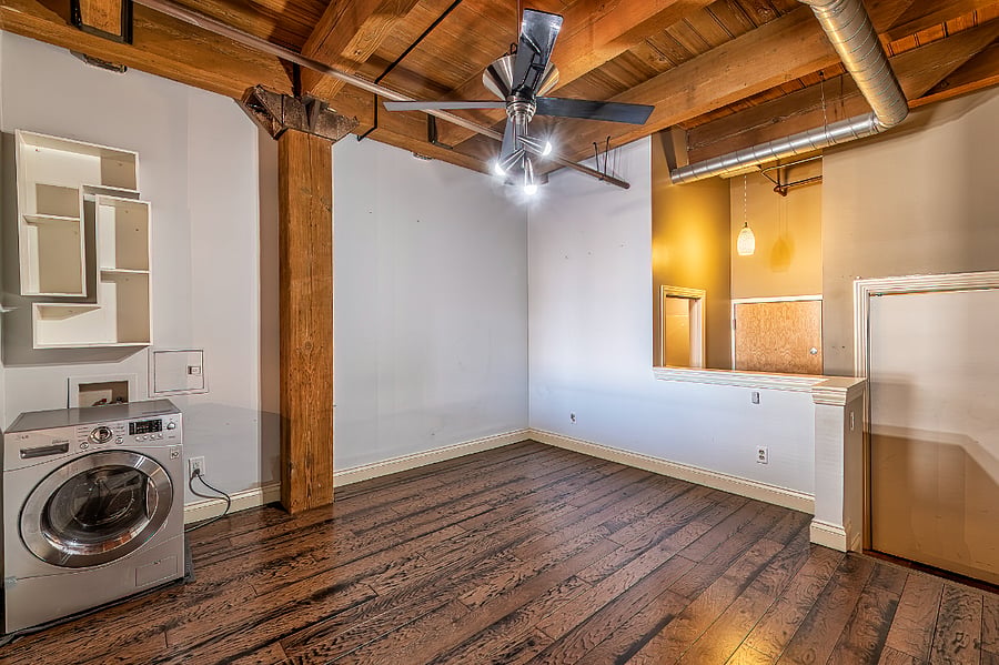 700 Broadway #306
fully furnished
Raised bedroom $1500/mo
Raised one bedroom