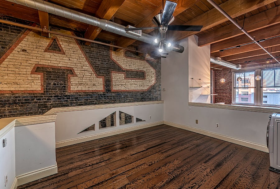700 Broadway #306
fully furnished
Raised bedroom $1500/mo
Raised one bedroom