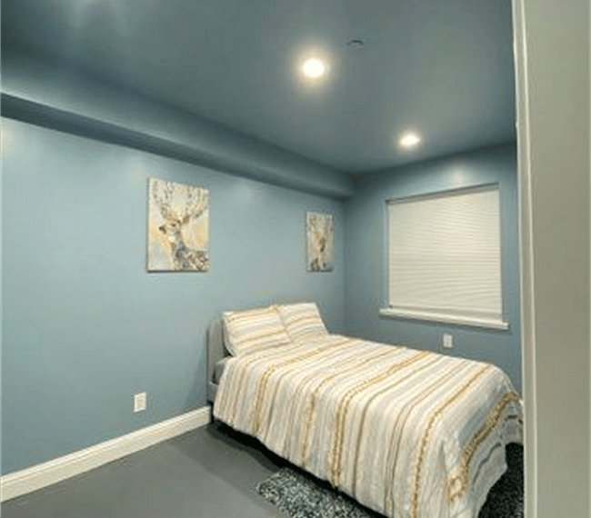 Full bed with lovely deers frame