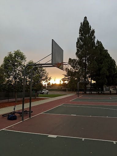 Park 2 blocks away with basketball court