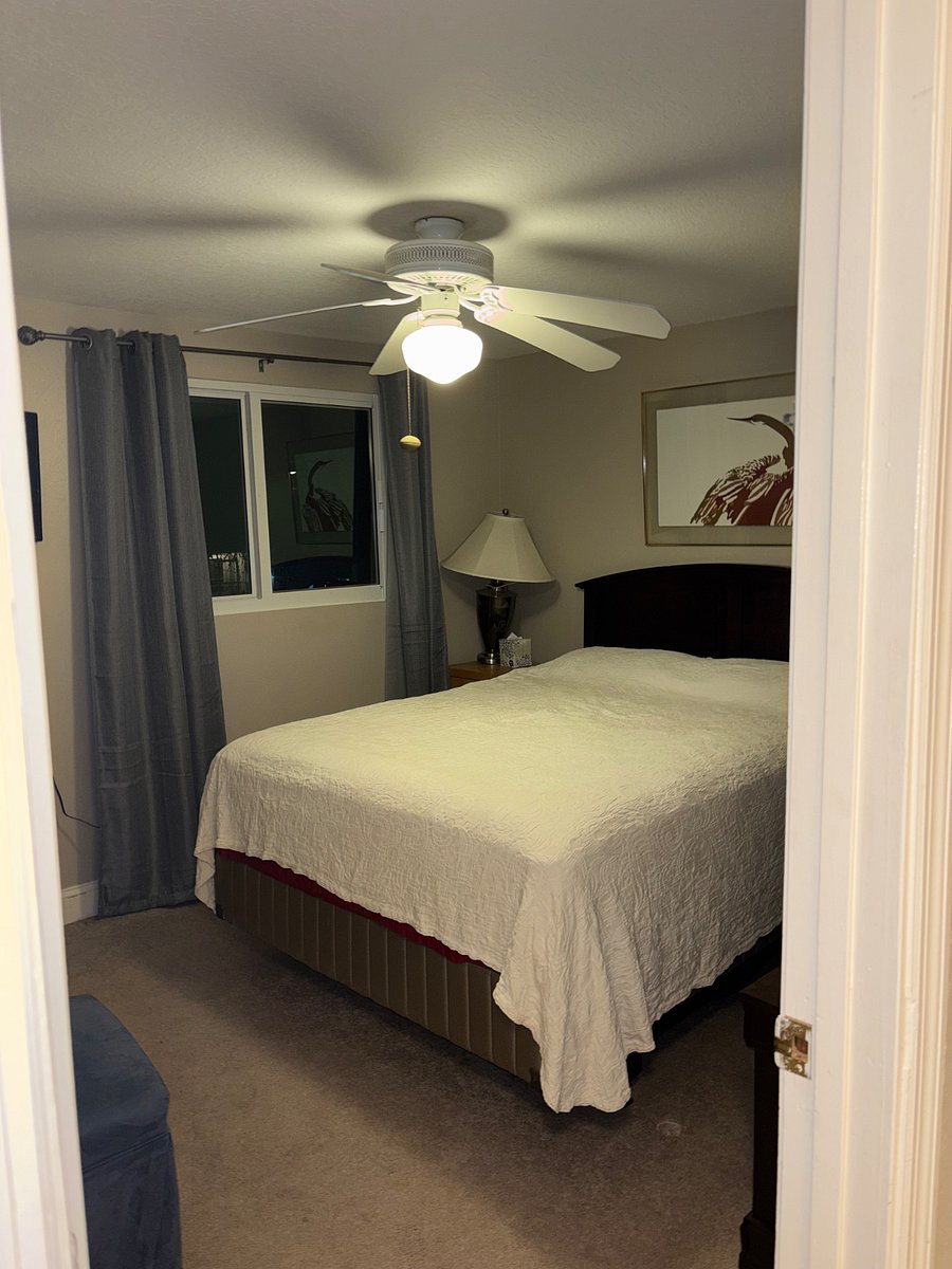 Guest bedroom from doirway