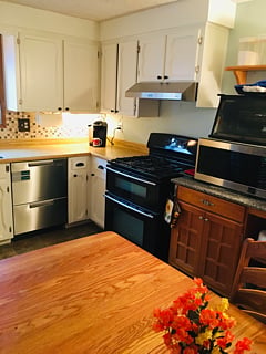 Full-function kitchen for renter''s exclusive use. Double drawer-style dishwasher, disposal, oven, microwave, roaster.