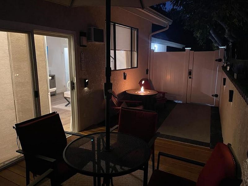 SIDE YARD INCLUDE:
- Patio 
- BBQ
- Fire pit