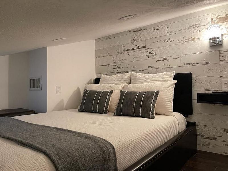 LOFT BEDROOM INCLUDE:
- queen bed
- memory foam mattress
- double protection mattress & pillow cover 