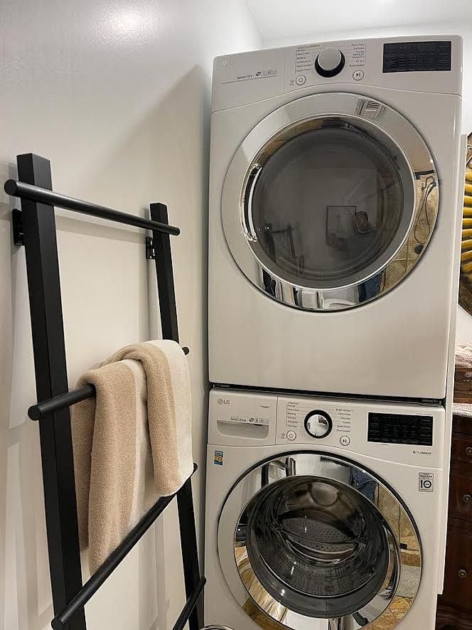 WASHER & DRYER INCLUDE:
-brand name & quality detergents 