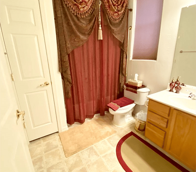 Bathroom full bath/ tub & large doorway