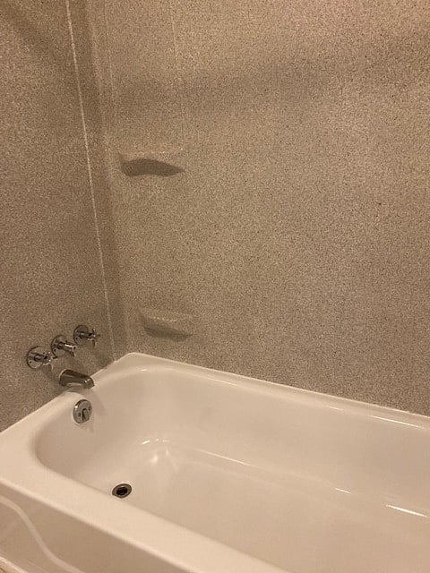 Bathtub/Shower