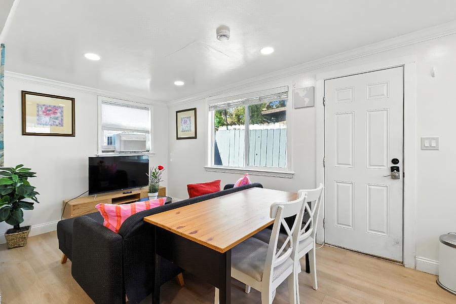 Furnished Finder property 270018_2 photo 4