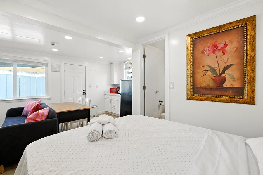 Furnished Finder property 270018_2 photo 8