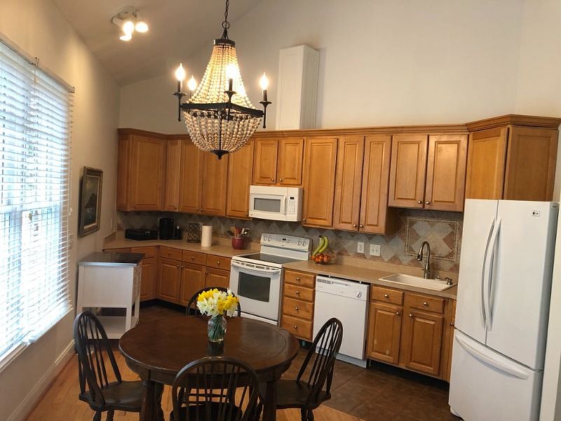 Full Service kitchen fully equipped