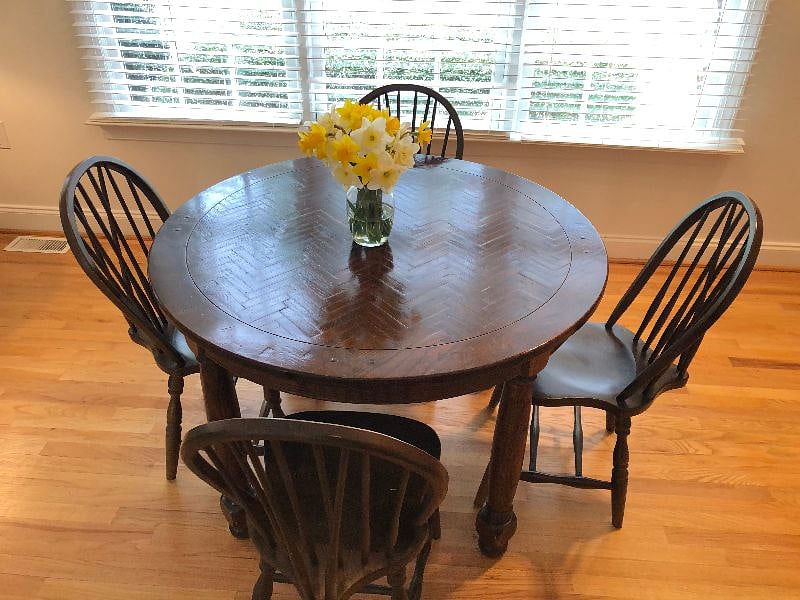 Eating area table