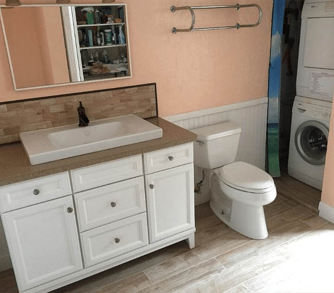 Large Bathroom w/ Washer & Dryer