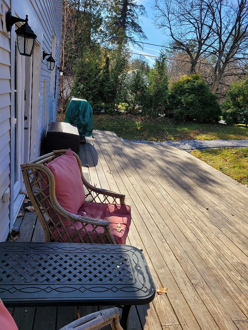 Deck faces West. This is a view to the North; total privacy from neighbors.