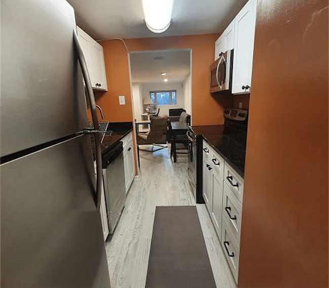 Beautifully appointed kitchen