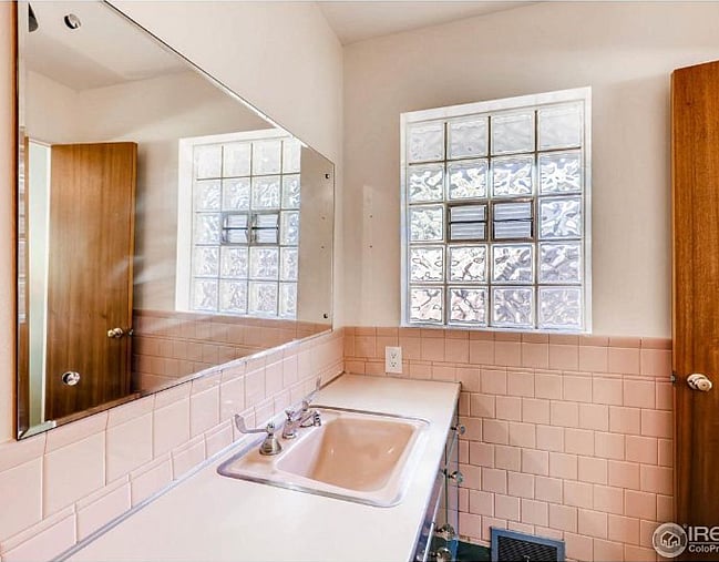 Private 1/2 Bath in Master Bedroom