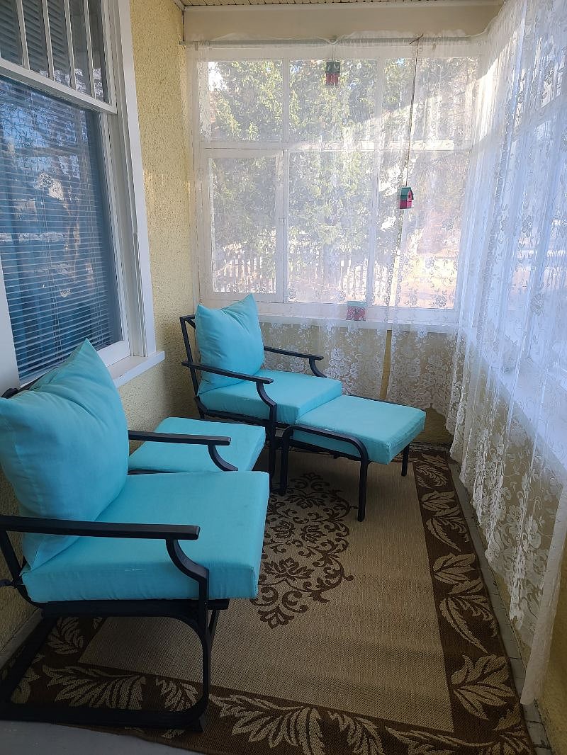 Front unit enclosed porch