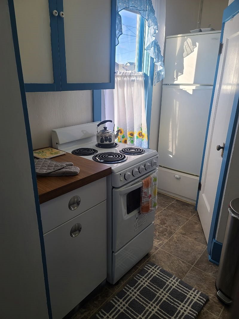 Front Unit Kitchen