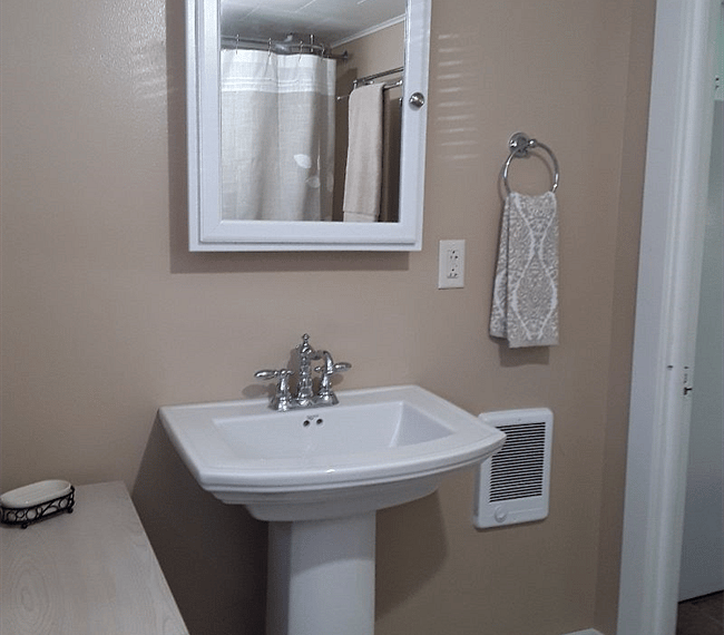Rear unit Bathroom