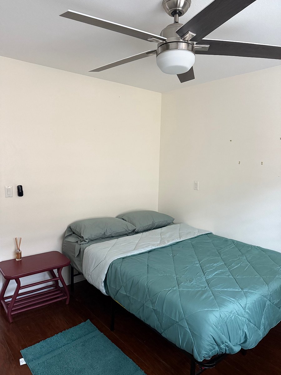 2nd bedroom queen size bed