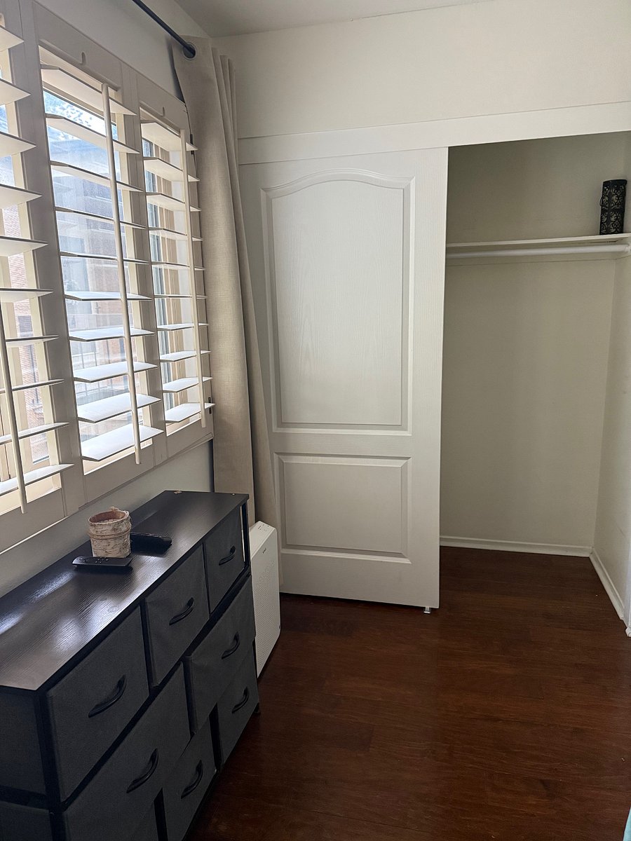 2nd bedroom closet