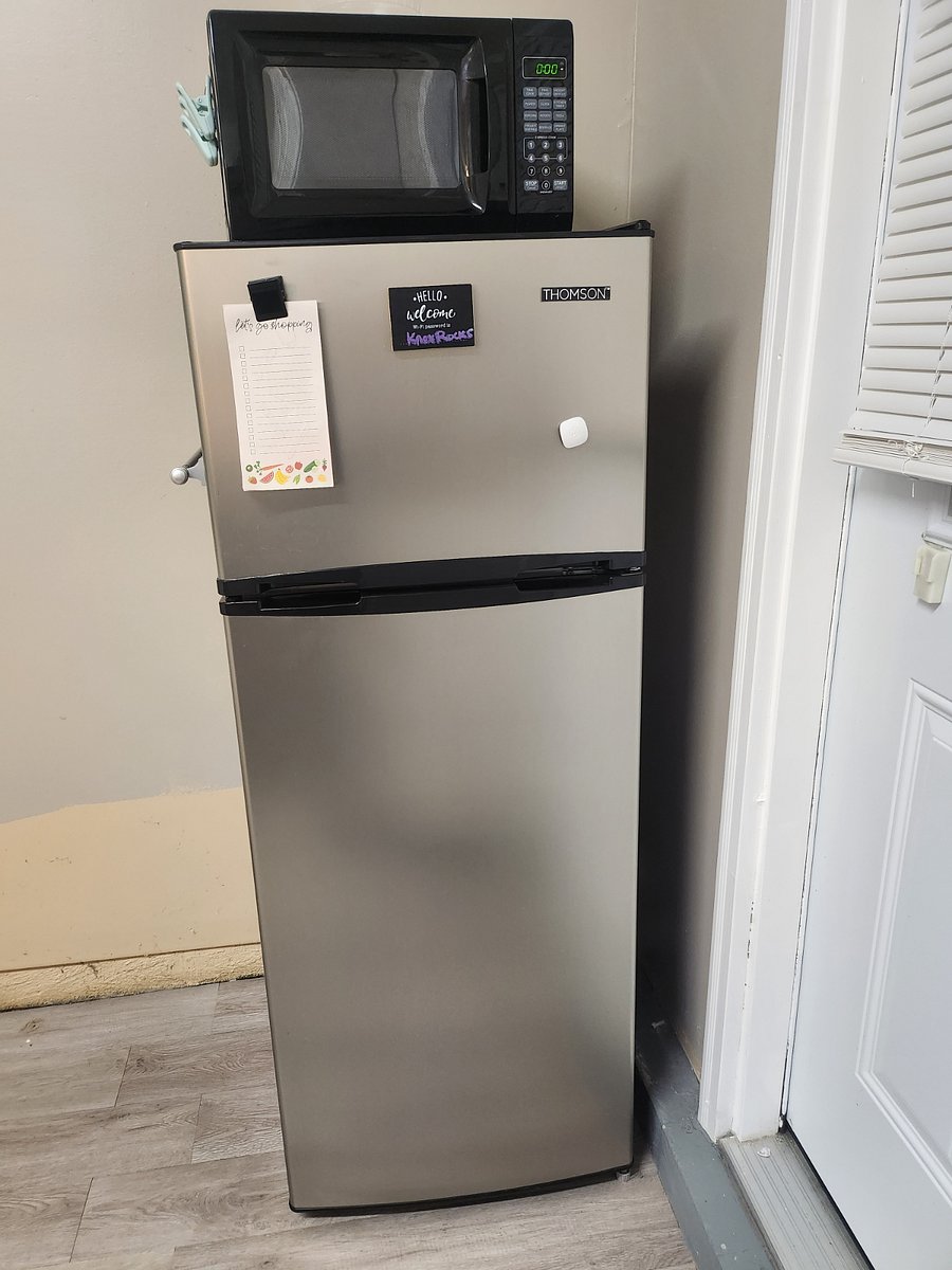 7.1 cu fridge and freezer