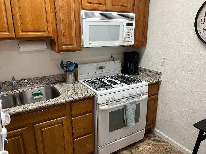 Furnished Finder property 271125_1 photo 8