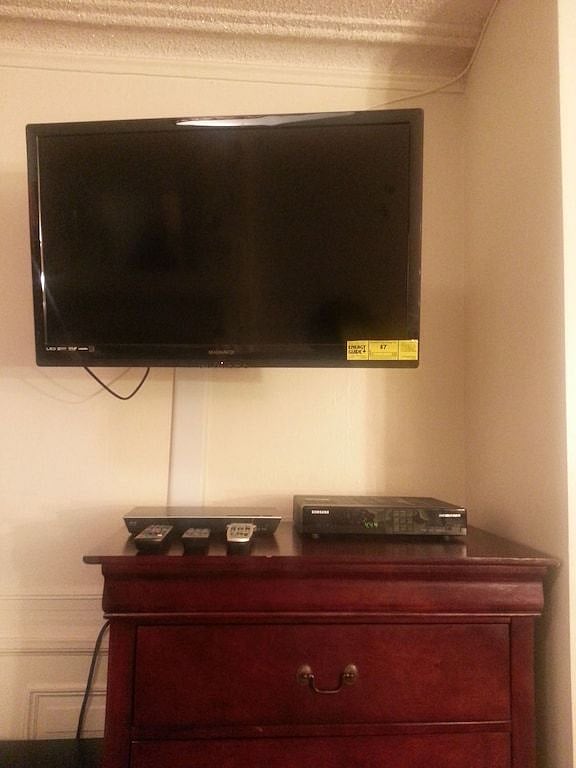 CABLE TV