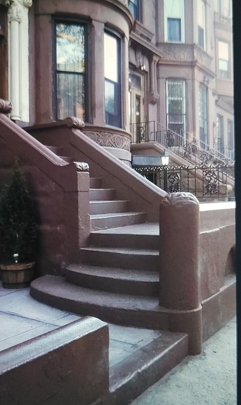 BEAUTIFUL BROWNSTONE