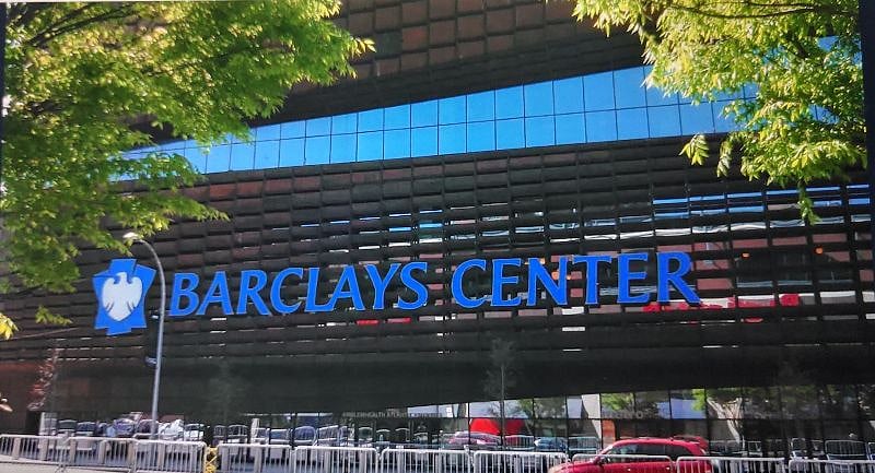 MINUTES AWAY FROM THE BARCLAY CENTER