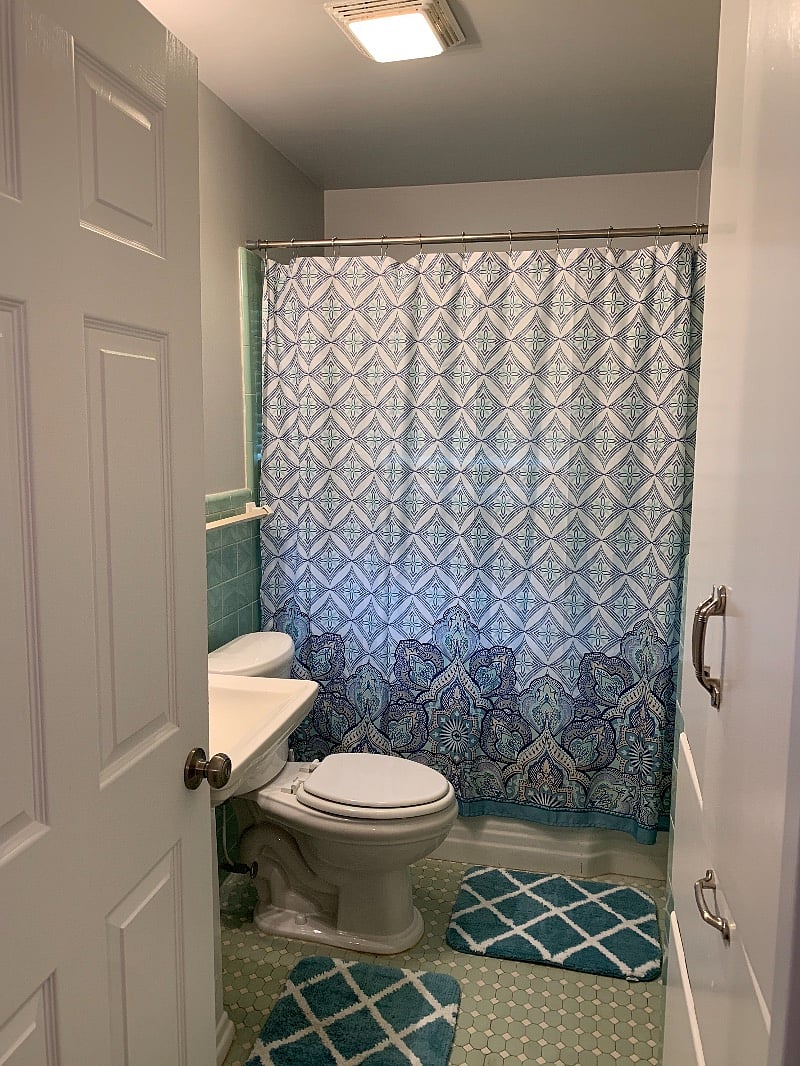 Second bathroom 
