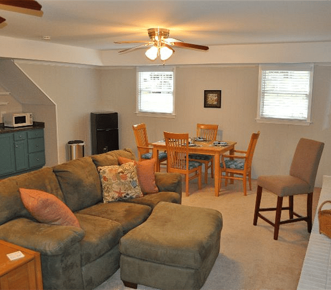 Large Living, Dining Aera