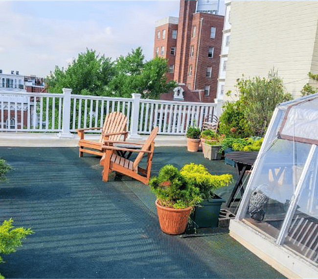 Rooftop seats have a skyline view