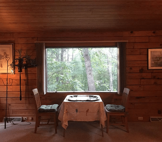 Your breakfast and dinner nook with a great view!