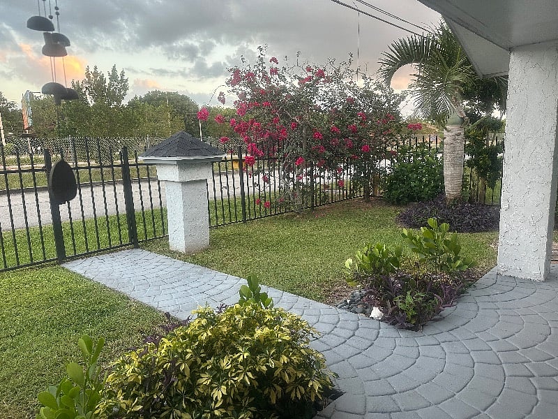 Gated property