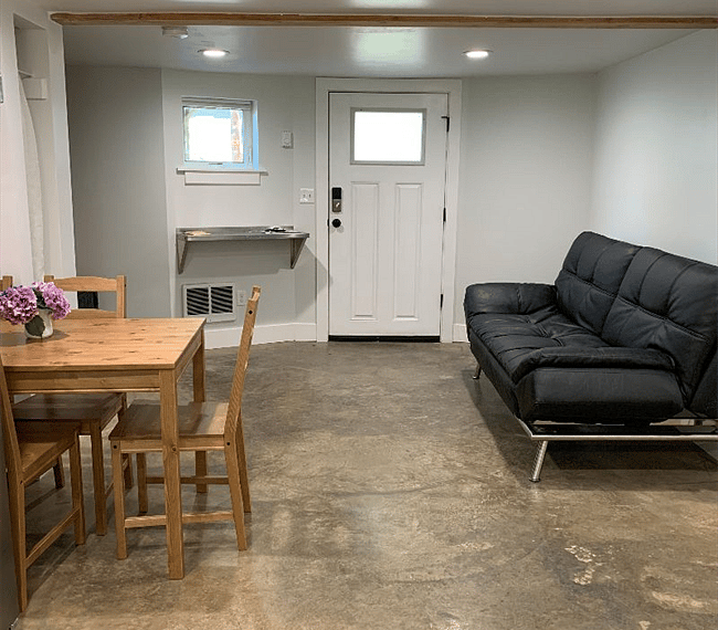 Living and dining room area