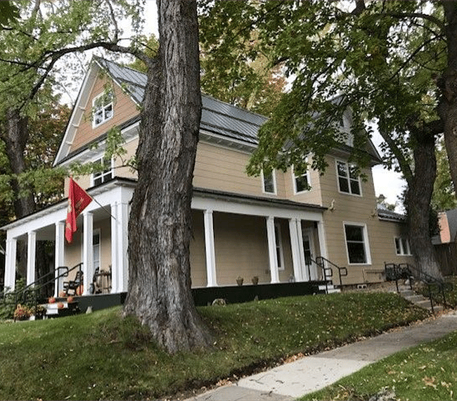 Lovely & Charming Home