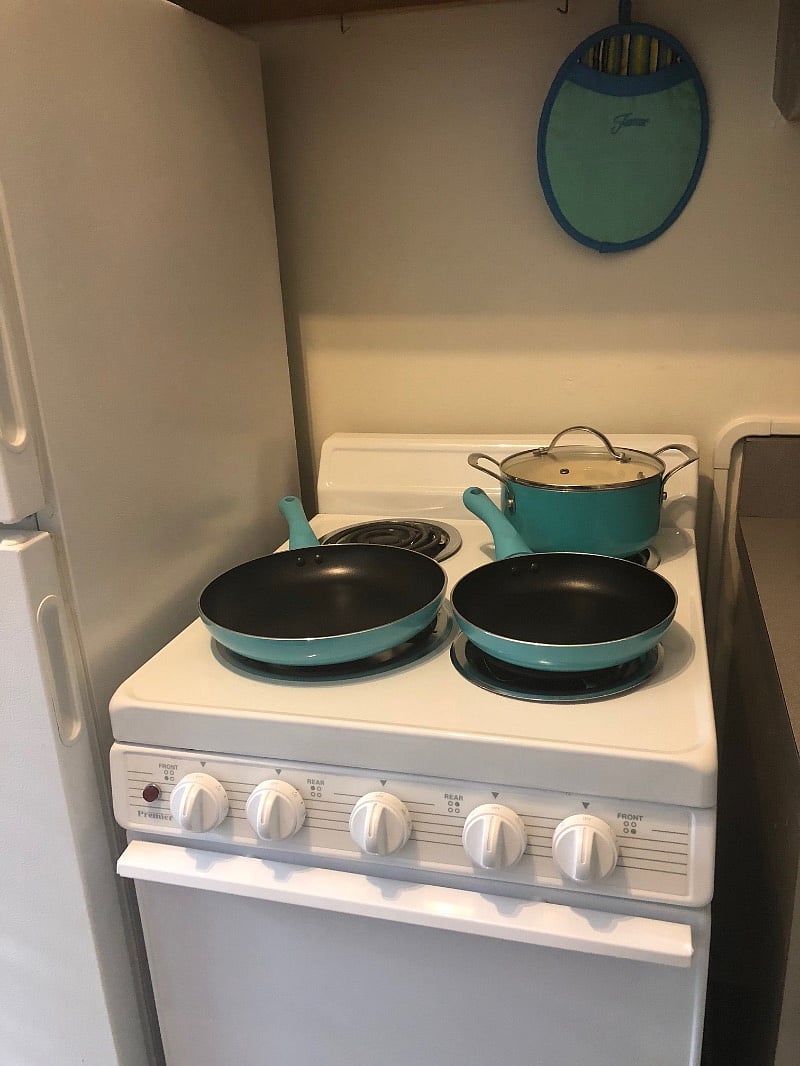 Cookware, bakeware, and a fully stocked kitchen. Dorothy Lane Market, right across the street, also has gourmet meals to go or will even grill your meats for you!