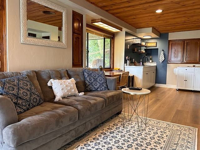 Furnished Finder property 272740_2 photo 13
