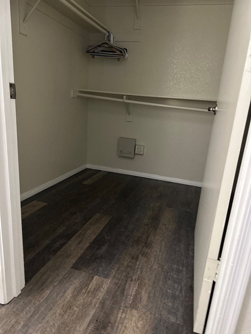 Walk in closet