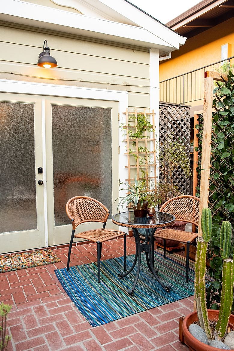 Private outdoor sitting