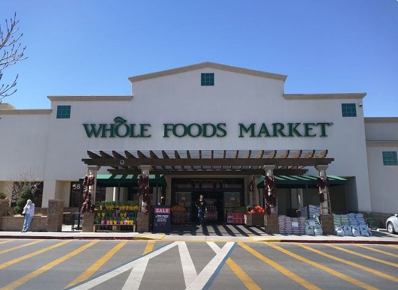 Just 4 miles to the local Whole Foods