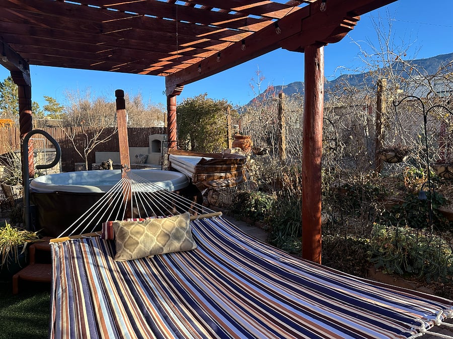 Large 6 person hot tub